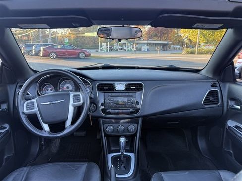 Used 2012 Chrysler 200 Touring FWD image 31