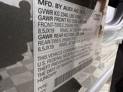 New 2025 Audi Q3 2.0T Premium image 37