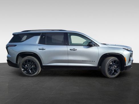 Used 2024 Chevrolet Traverse RS image 4