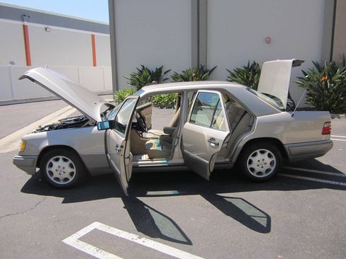 Used 1995 Mercedes-Benz E 320 Sedan image 9