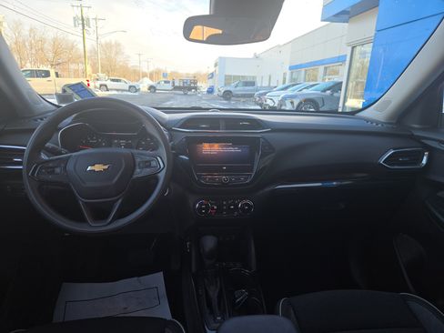 Certified 2021 Chevrolet TrailBlazer LT w/ Convenience Package image 3