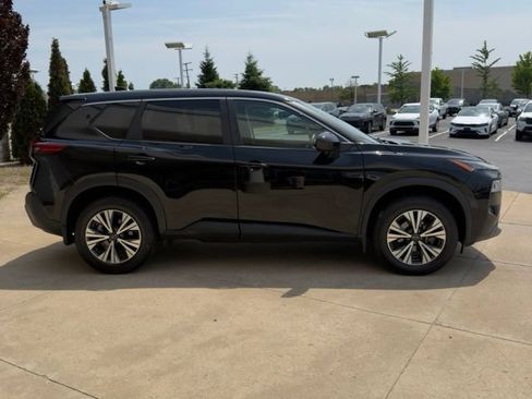 Used 2023 Nissan Rogue SV AWD/4WD image 7