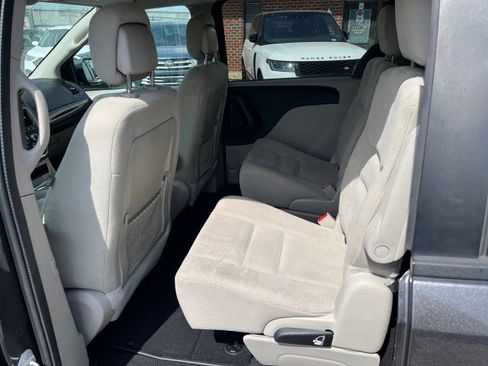 Used 2015 Dodge Grand Caravan SXT w/ UConnect Hands-Free Group FWD image 15