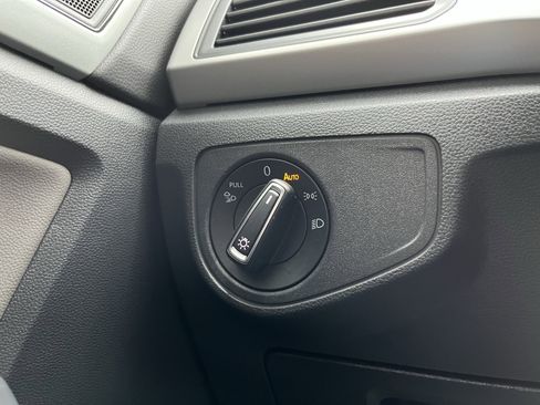 Used 2021 Volkswagen Atlas SE image 35