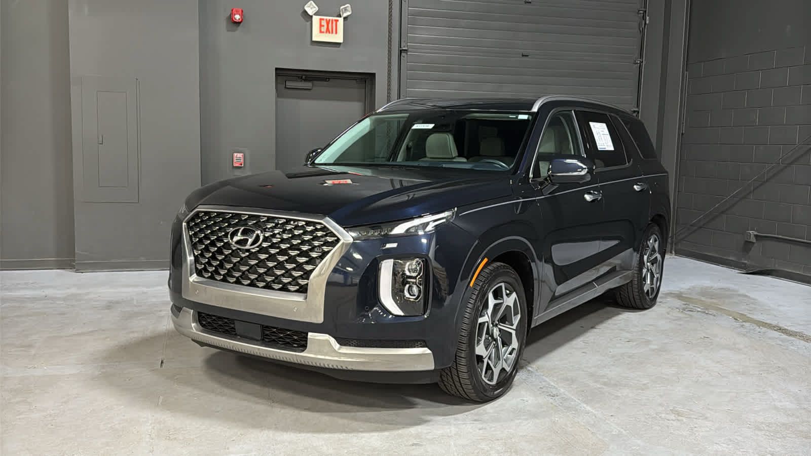 Used 2022 Hyundai Palisade Calligraphy w/ Cargo Package FWD image 3