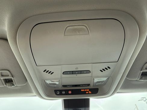 Used 2020 Chevrolet Equinox LT FWD image 28