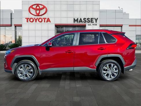 Used 2024 Toyota RAV4 XLE Premium image 6