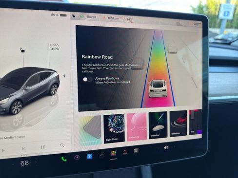 Used 2022 Tesla Model Y Long Range image 27