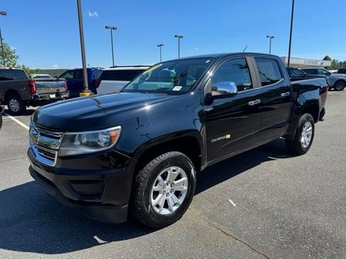 Used 2020 Chevrolet Colorado LT RWD image 3
