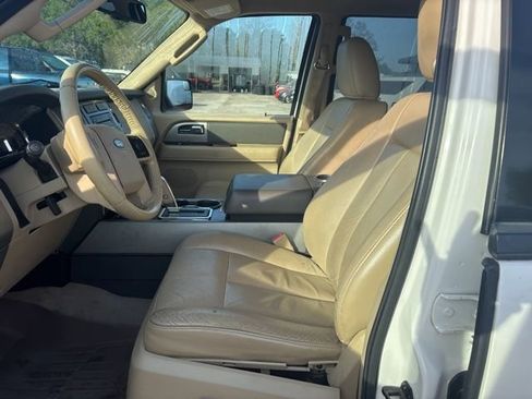 Used 2013 Ford Expedition XLT image 9