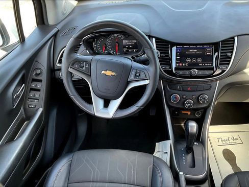 Certified 2022 Chevrolet Trax LT w/ Driver Confidence Package image 5