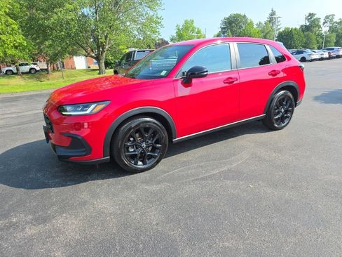 Used 2024 Honda HR-V Sport image 3