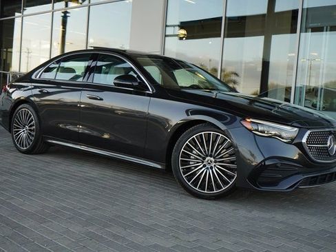 New 2026 Mercedes-Benz E 450 4MATIC Sedan image 1