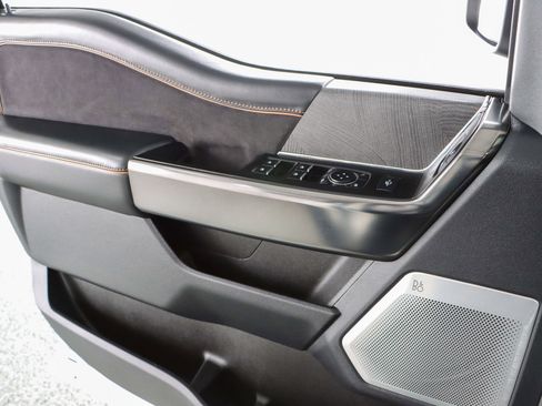 Used 2024 Ford F250 Platinum w/ FX4 Off-Road Package image 25