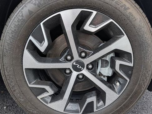 Used 2024 Kia Sportage EX FWD image 9