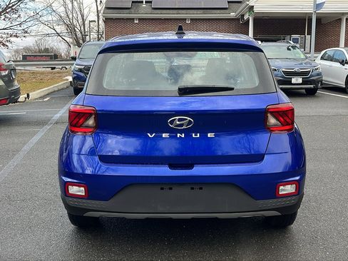 Used 2022 Hyundai Venue SE image 6
