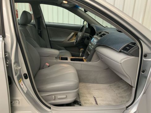 Used 2007 Toyota Camry XLE FWD image 29