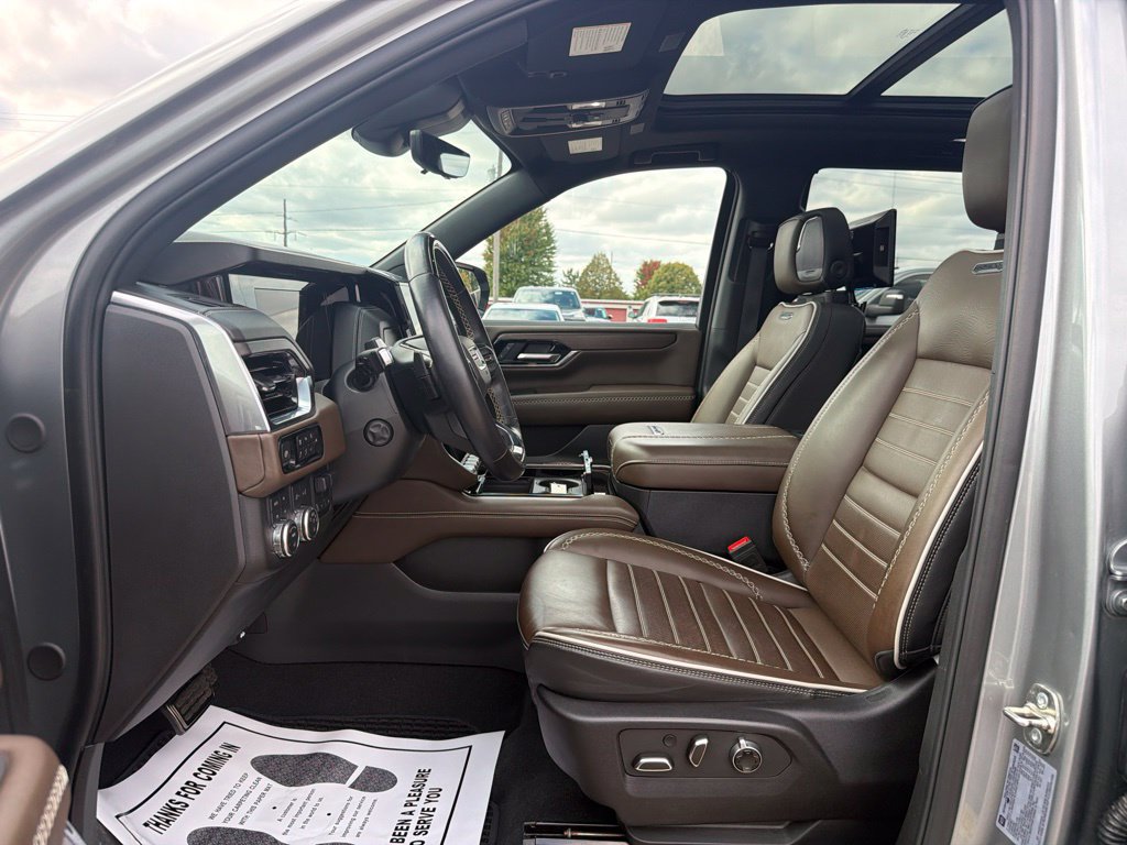 Used 2025 GMC Yukon Denali Ultimate w/ LPO, Floor Liner Package AWD/4WD image 25