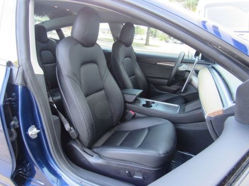 Used 2022 Tesla Model 3 Standard Range image 22