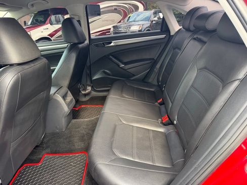 Used 2018 Volkswagen Passat 2.0T R-Line FWD image 22