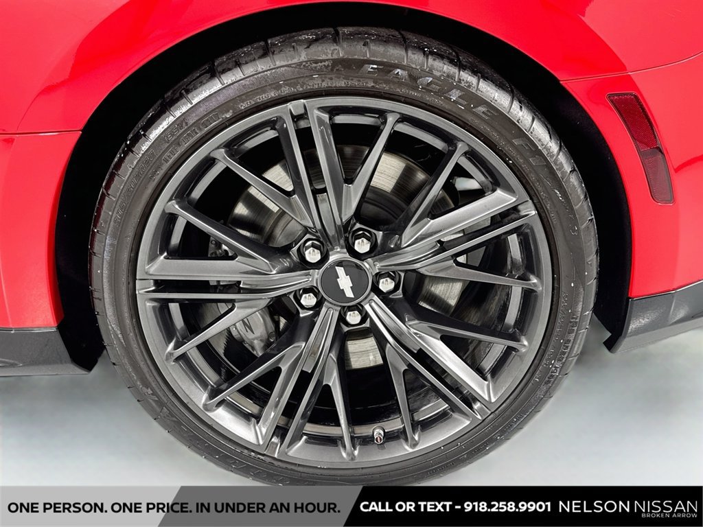 Used 2018 Chevrolet Camaro ZL1 RWD image 31