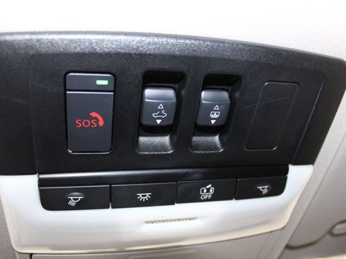 Used 2021 Nissan Rogue SV w/ Premium Package FWD image 44