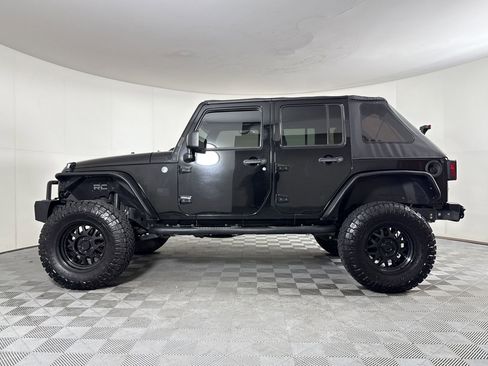 Used 2015 Jeep Wrangler Unlimited Sport w/ Max Tow Package AWD/4WD image 2
