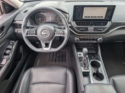 Used 2024 Nissan Altima 2.5 SR w/ SR Premium Package FWD image 10