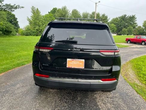 Used 2022 Jeep Grand Cherokee Limited w/ Trailer Tow Prep Group (B) AWD/4WD image 4