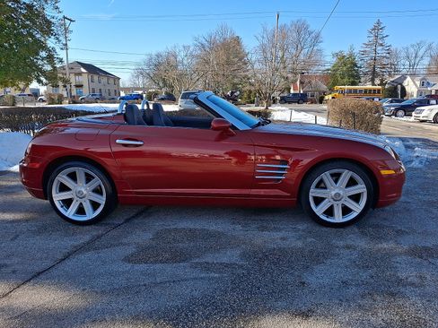 Used 2005 Chrysler Crossfire Limited image 7