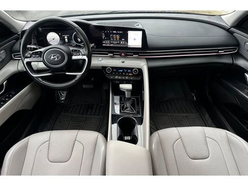 Used 2023 Hyundai Elantra Limited image 15