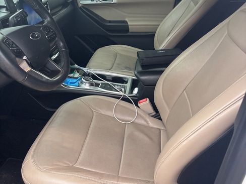 Used 2020 Ford Explorer Limited w/ Class III Trailer Tow Package AWD/4WD image 6