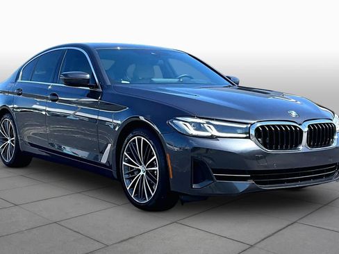 Used 2022 BMW 530i w/ Premium Package RWD image 2