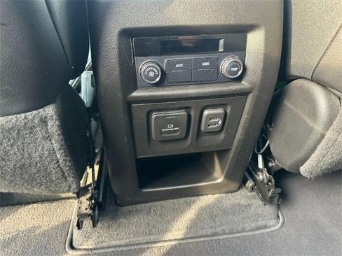 Certified 2019 Chevrolet Traverse LT w/ LT Premium Package image 12