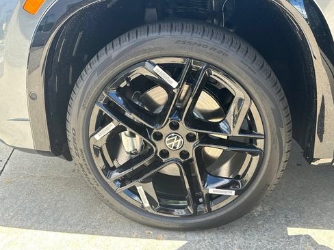 New 2026 Volkswagen Tiguan SE R-Line AWD/4WD image 26