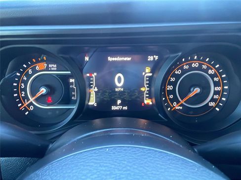 Used 2024 Jeep Wrangler Unlimited Rubicon w/ Technology Group image 23