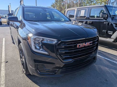 Certified 2024 GMC Terrain SLE w/ Elevation Edition image 13