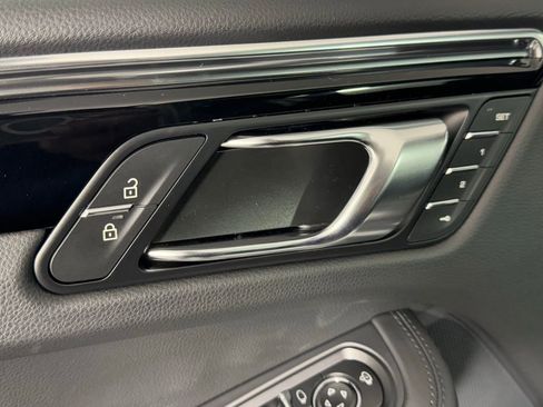 New 2026 Porsche Macan image 27