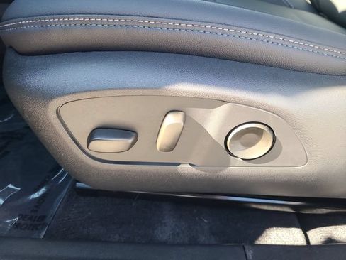 New 2026 Chevrolet Equinox EV LT w/ LPO, Blackout Package FWD image 21