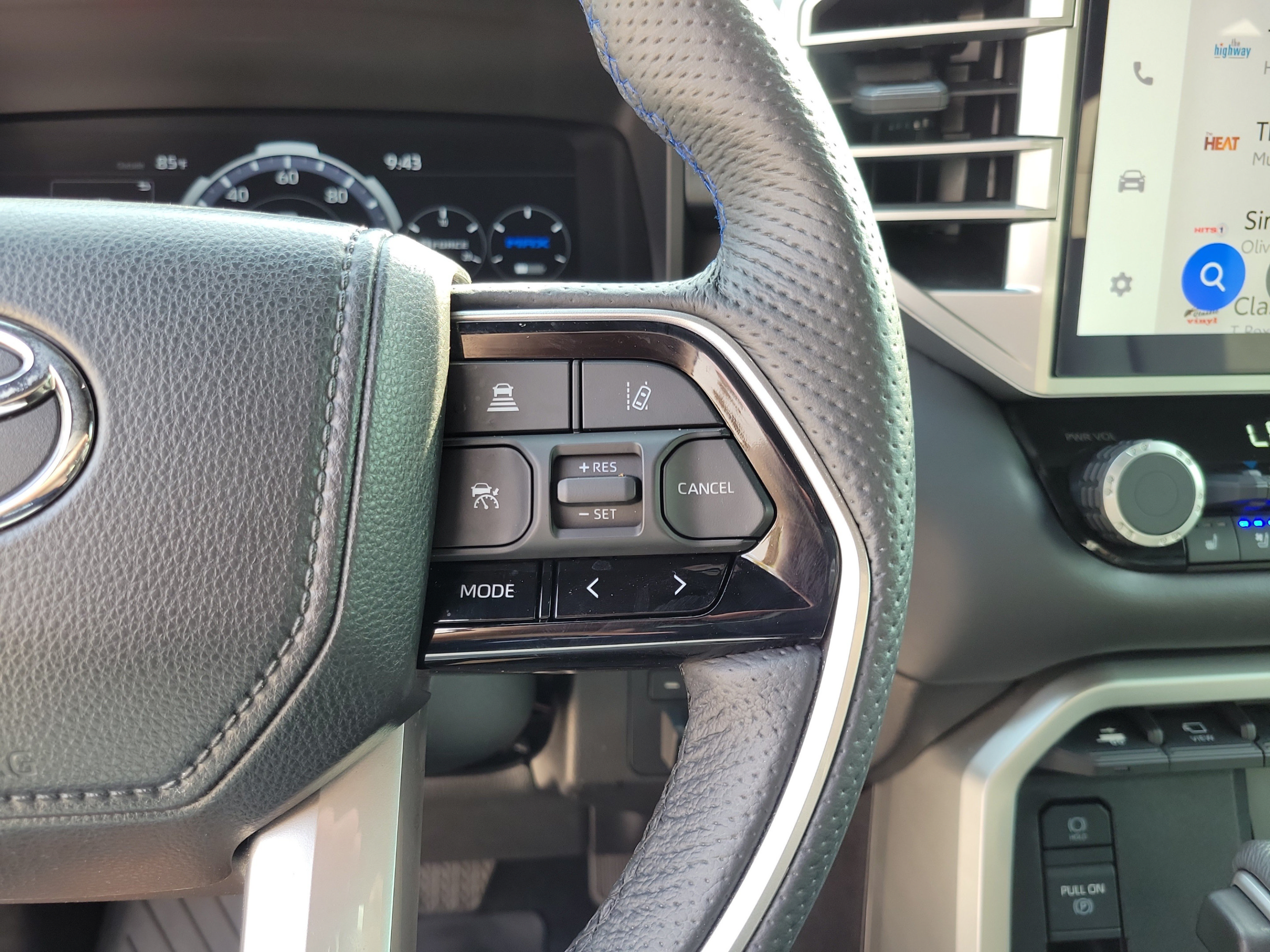 Used 2025 Toyota Tundra Platinum AWD/4WD image 14