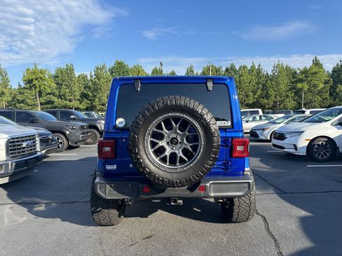 Used 2019 Jeep Wrangler Unlimited Sahara AWD/4WD image 7