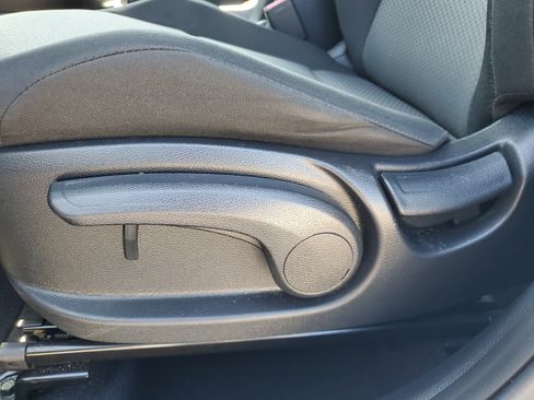 Used 2025 Kia Soul LX w/ LX Technology Package image 14