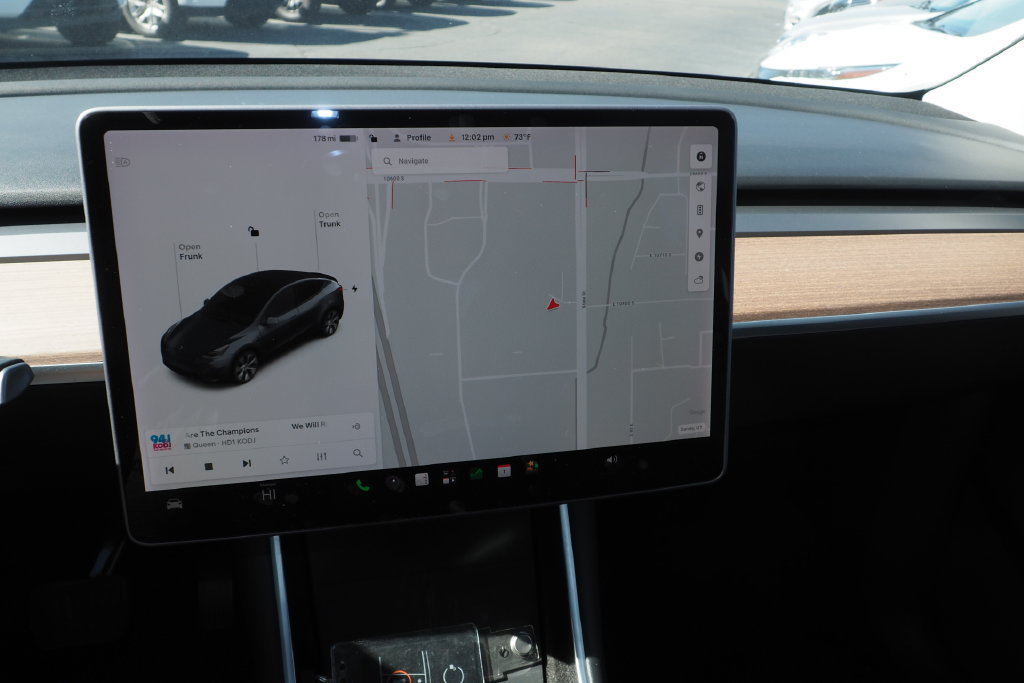 Used 2021 Tesla Model Y Long Range AWD/4WD image 23