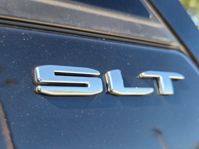 Used 2024 GMC Terrain SLT AWD/4WD image 15