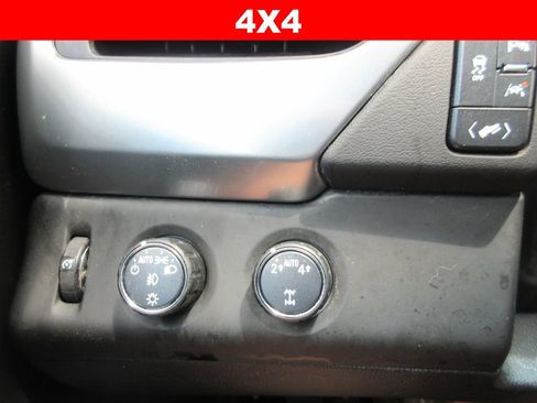 Used 2018 Chevrolet Suburban LT AWD/4WD image 33