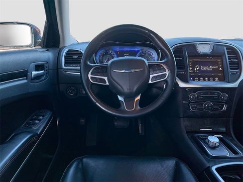 Used 2021 Chrysler 300 Touring L image 21