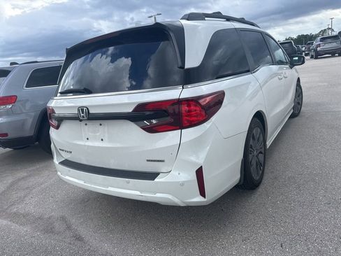 Used 2025 Honda Odyssey Touring image 5