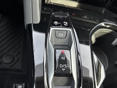 Used 2025 Audi Q5 Premium image 40