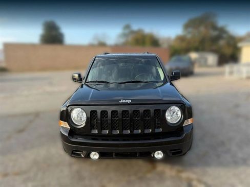 Used 2016 Jeep Patriot Latitude image 3