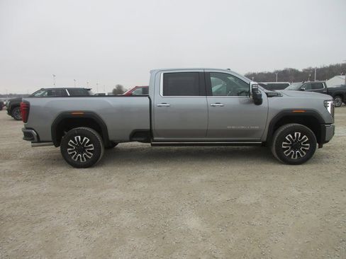 New 2026 GMC Sierra 3500 Denali Ultimate image 3